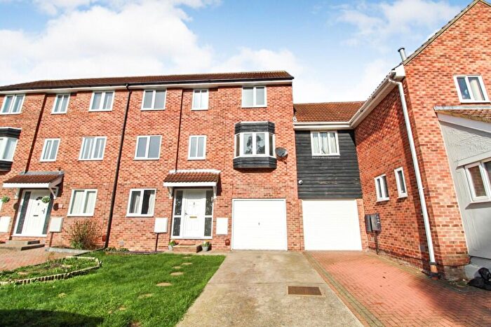 3 Bedroom Terraced House For Sale In Barton Close, CM3