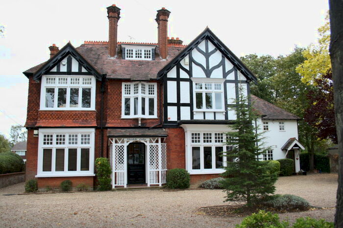 2 Bedroom Apartment To Rent In Ray Park Avenue Maidenhead, SL6