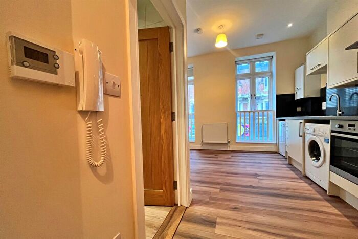 Flat To Rent In Bournemouth, BH1