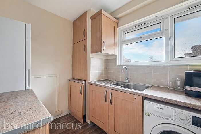1 Bedroom Flat For Sale In Clapham Road, London, SW9