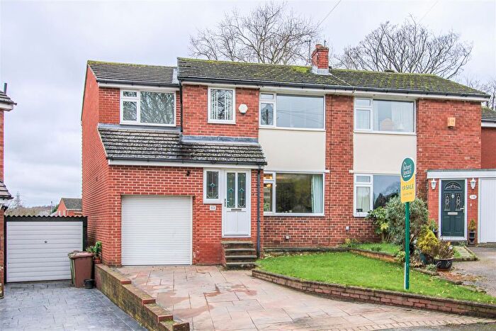 4 Bedroom Semi Detached House For Sale In Intake Close, Stanley, Wakefield, WF3