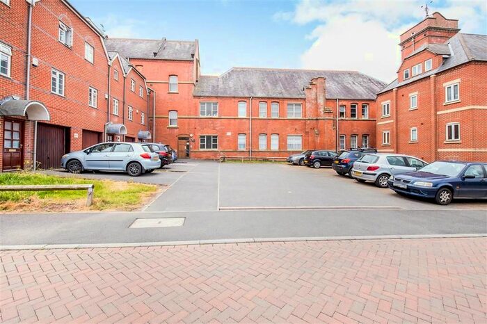 2 Bedroom Flat To Rent In Grosvenor Gate, Leicester, LE5