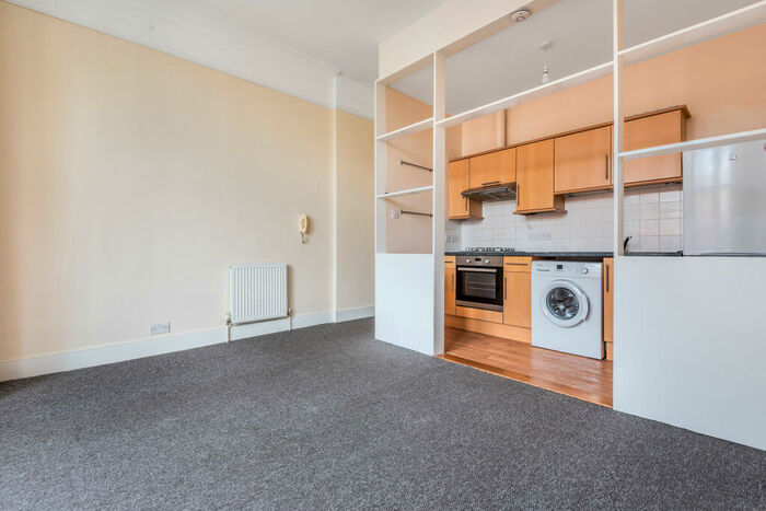 2 Bedroom Apartment To Rent In New Cross Road, New Cross, London, SE14