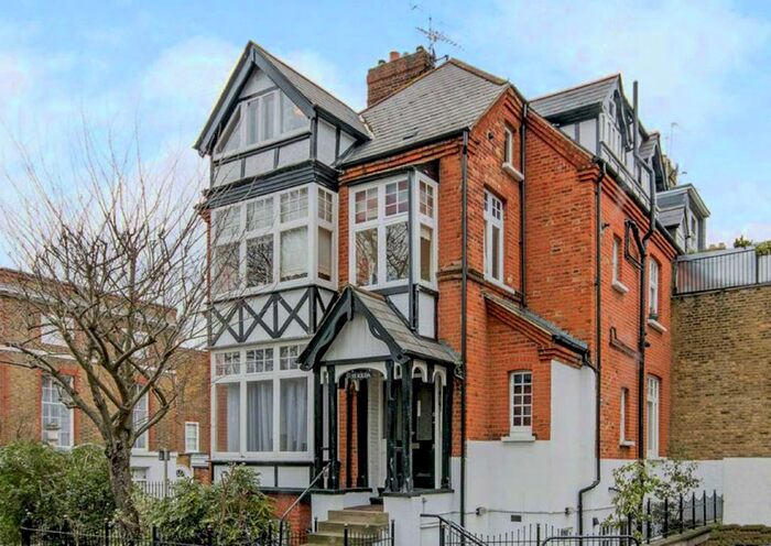 1 Bedroom Flat To Rent In The Hermitage, Richmond, TW10