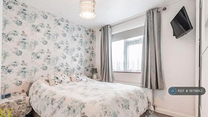 4 Bedroom Semi-Detached House To Rent In Diban Avenue, Hornchurch, RM12