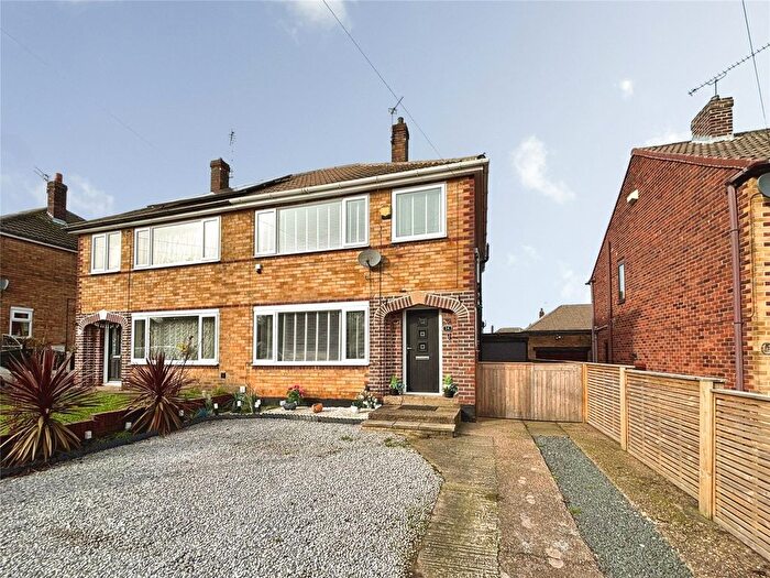 3 Bedroom Semi Detached House For Sale In Roehampton Rise, Scawsby, Doncaster, South Yorkshire, DN5
