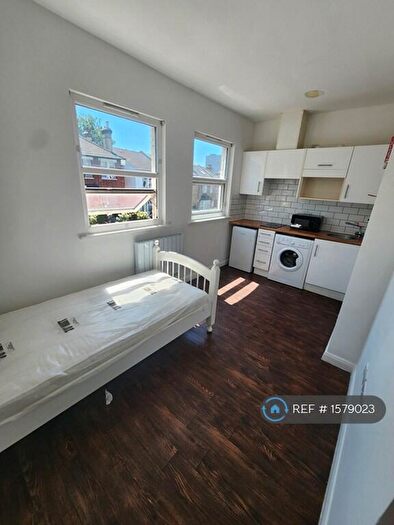 Studio To Rent In Carshalton Road, Sutton, SM1