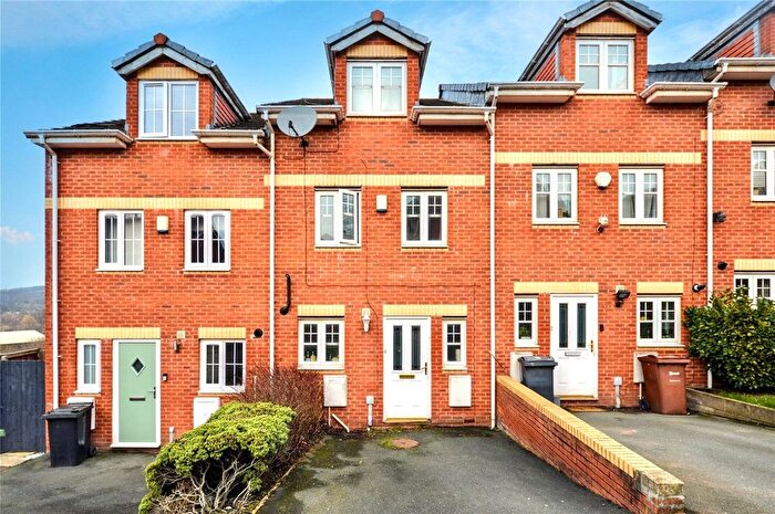 3 Bedroom Town House To Rent In Crow Nest Mews, Leeds, West Yorkshire, LS11