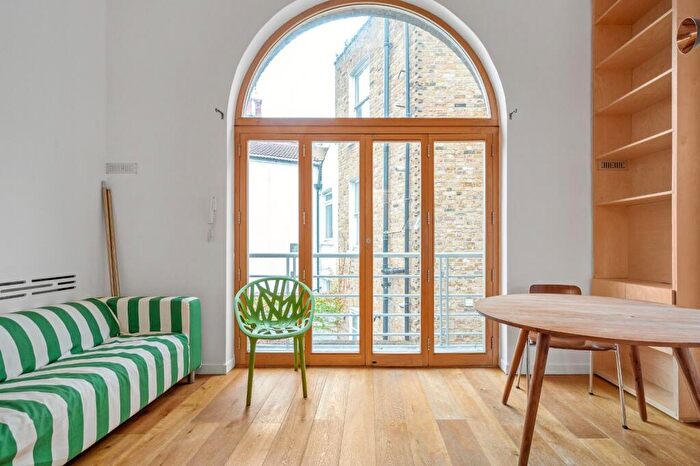 2 Bedroom Detached House To Rent In Nevill Road, London, N16