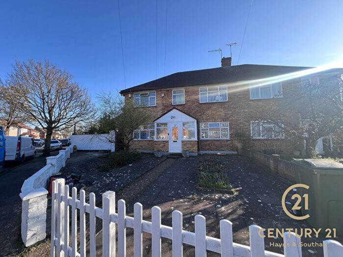 6 Bedroom Semi Detached House To Rent In Grosvenor Avenue, UB4