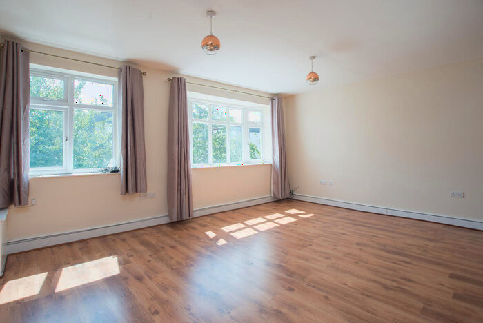2 Bedroom Apartment To Rent In Epsom, KT19
