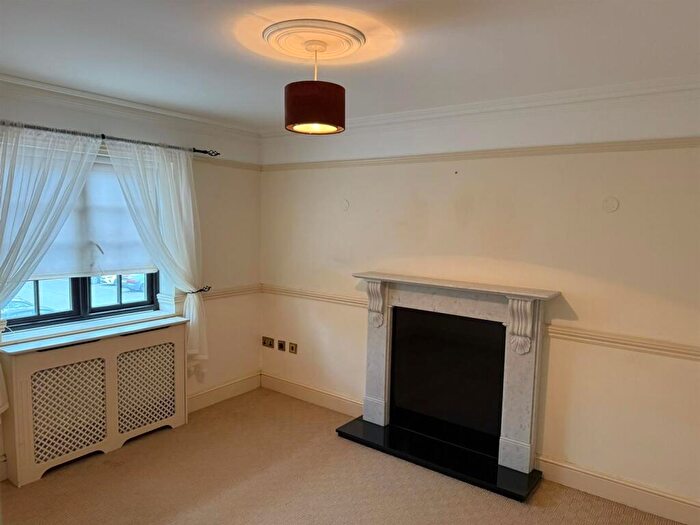 2 Bedroom Flat To Rent In The George Mews, BN27
