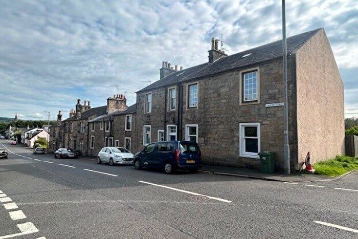 2 Bedroom Town House To Rent In Calder Street, Lochwinnoch, PA12
