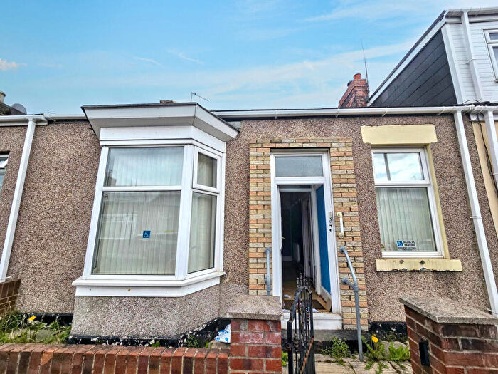 2 Bedroom Cottage For Sale In John Candlish Road, Sunderland, Tyne And Wear, SR4