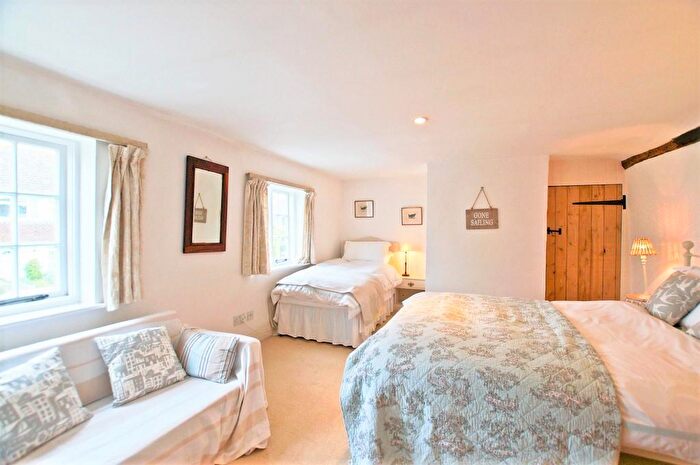 2 Bedroom Cottage To Rent In Walton Lane, Bosham, PO18