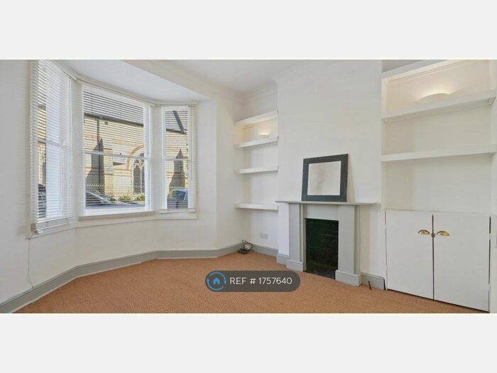 1 Bedroom Flat To Rent In Santley Street, London, SW4