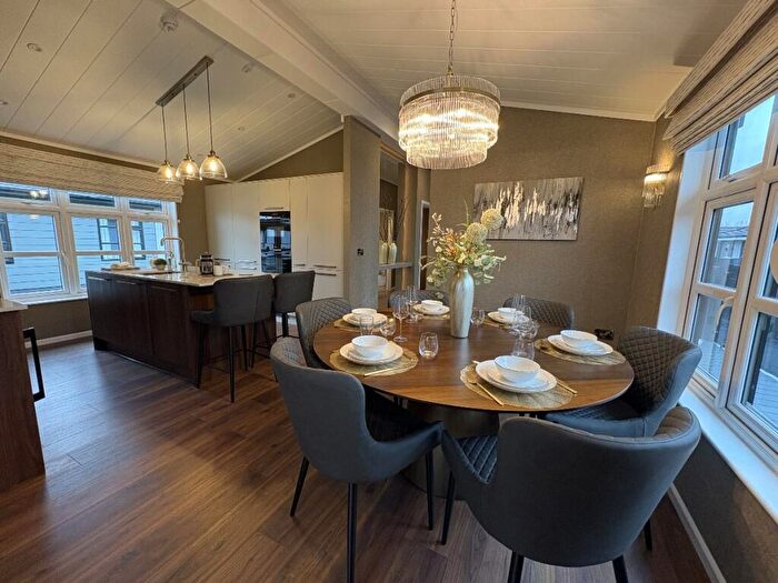 2 Bedroom Park Home For Sale In The Phoenix, Sandy Bay, SS8