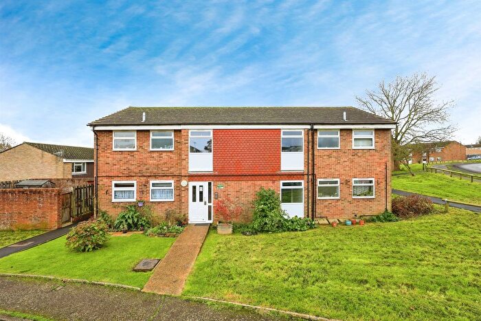 1 Bedroom Flat For Sale In Gemma Close, Hailsham, BN27