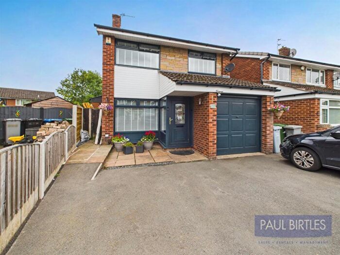 4 Bedroom Detached House For Sale In Arundel Avenue, Flixton, Trafford, M41