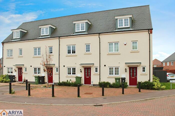 3 Bedroom Town House To Rent In Wagtail Drive, Hallam Fields, Birstall, Leicester, LE4