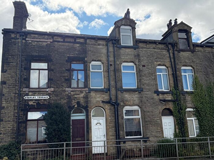3 Bedroom Terraced House To Rent In Halifax Road, Todmorden, Calderdale, OL14