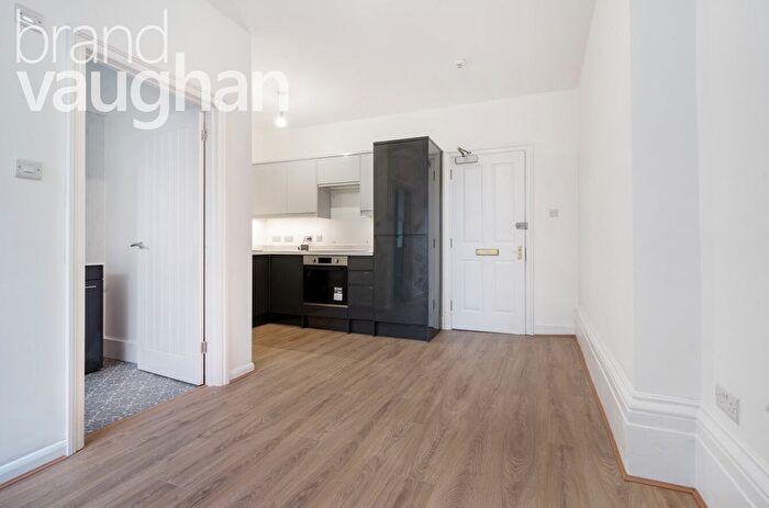 Studio To Rent In Eastern Terrace, Brighton, East Sussex, BN2