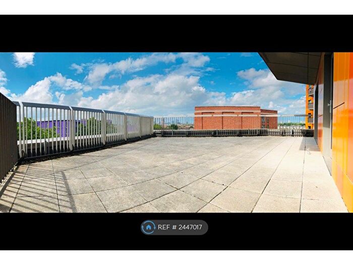 2 Bedroom Flat To Rent In Rathbone Market, Newham, London, E16