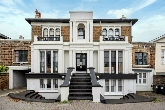 1 Bedroom Flat To Rent In Tollington Park, Finsbury Park, N4