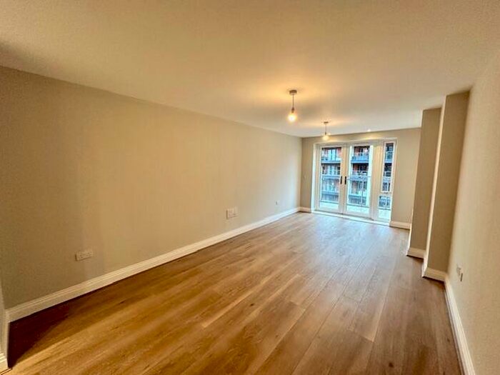 2 Bedroom Apartment To Rent In Crown Lane, Maidenhead, SL6