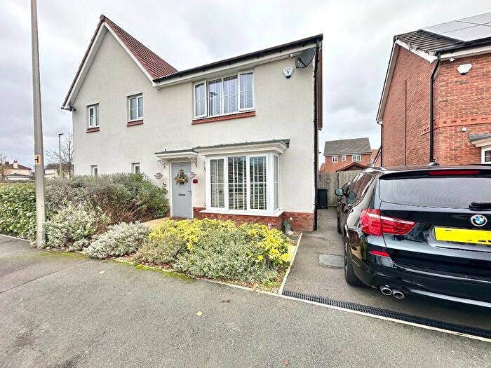 3 Bedroom Semi-Detached House For Sale In Plumb Drive, Ellesmere Port, CH65