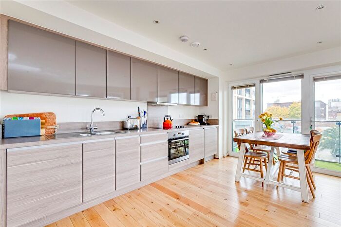 2 Bedroom Flat To Rent In Avon House, Enterprise Way, SW18