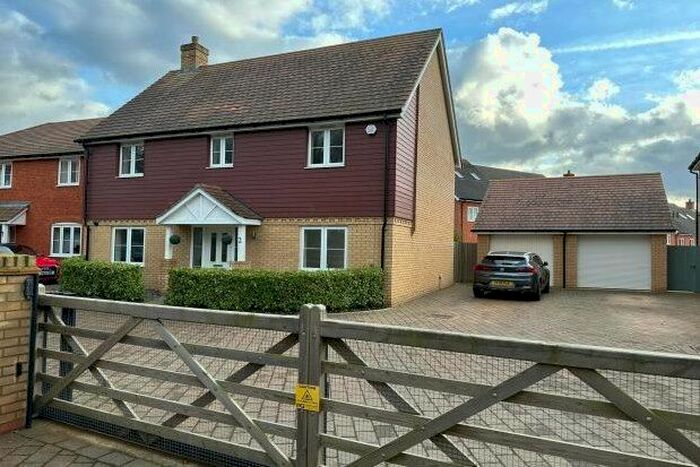 4 Bedroom Property To Rent In Hawthorn Close, Maidstone, ME15