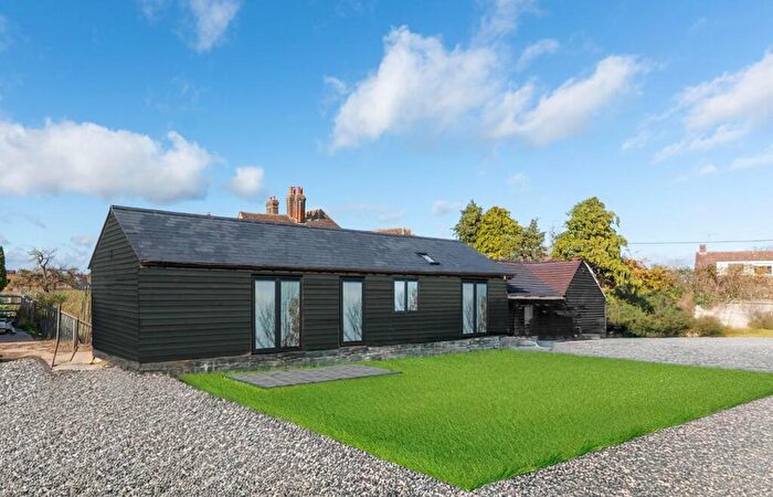 2 Bedroom Barn Conversion For Sale In The Rye, Eaton Bray, LU6