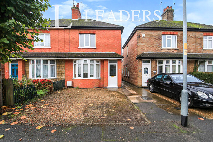 3 Bedroom Semi-Detached House To Rent In Knipe Avenue, PE11