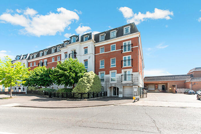 2 Bedroom Flat For Sale In Station Approach, Epsom, KT19