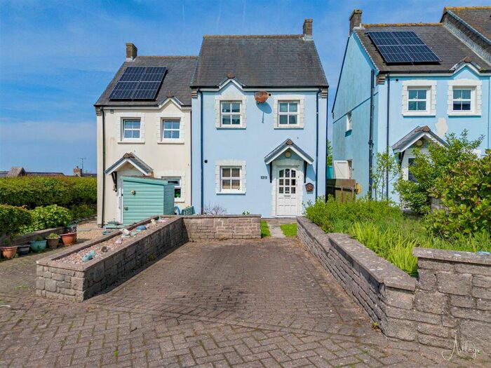 3 Bedroom Semi-Detached House For Sale In Clos Sant Cenydd, Llangennith, Gower, Swansea, City & County Of Swansea., SA3