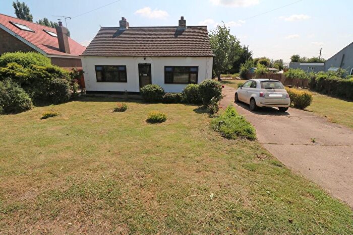 2 Bedroom Detached Bungalow For Sale In Stockwith Road, Walkeringham, DN10