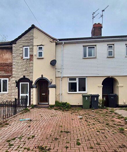 3 Bedroom Terraced House To Rent In Dickinson Avenue, Wolverhampton, WV10