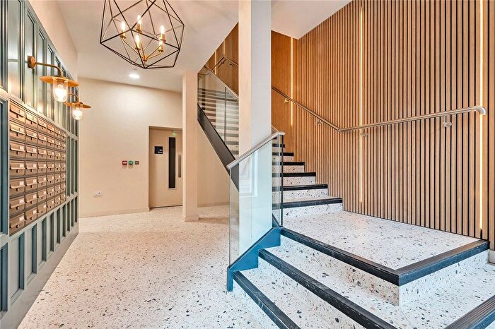 3 Bedroom Flat For Sale In Burnhill Road, Beckenham, BR3