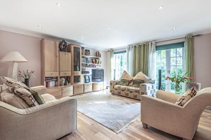 3 Bedroom House For Sale In Andover Place, London, NW6
