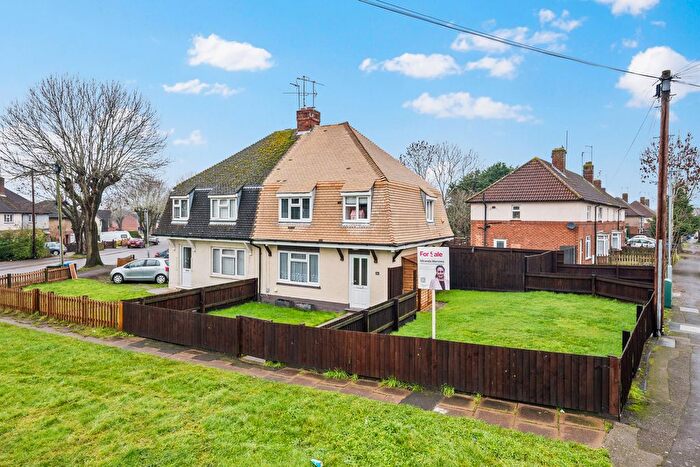 3 Bedroom Semi Detached House For Sale In Cherry Road, Kettering, NN16