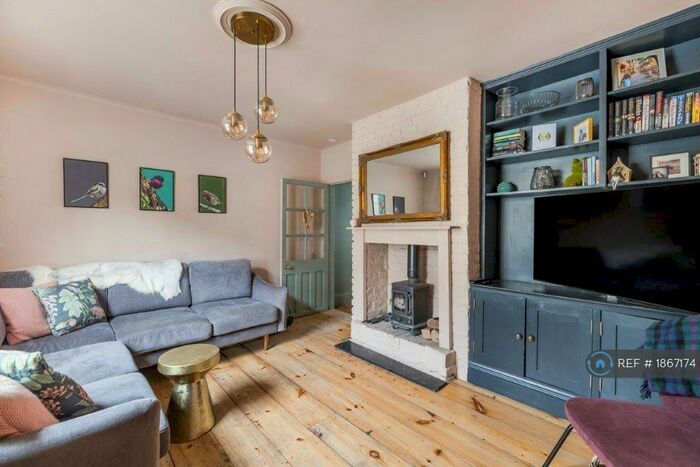 3 Bedroom Terraced House To Rent In George Street, Hertford, SG14