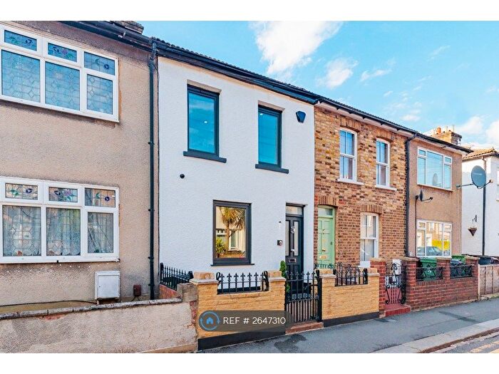 3 Bedroom Terraced House To Rent In Mayfield Road, London, E17