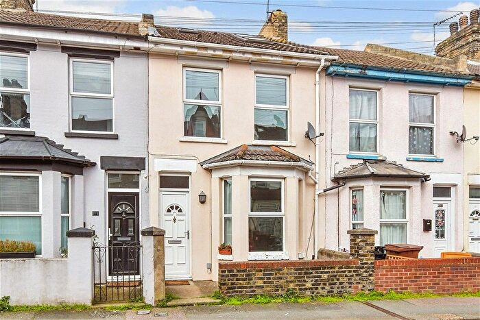 3 Bedroom Terraced House For Sale In Rochester Avenue, Rochester, Kent, ME1