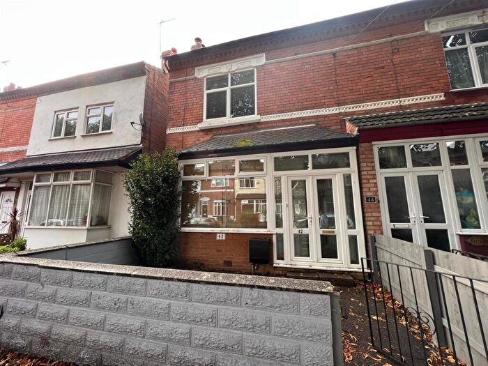 3 Bedroom Semi-Detached House To Rent In Dean Road, Erdington, Birmingham, B23