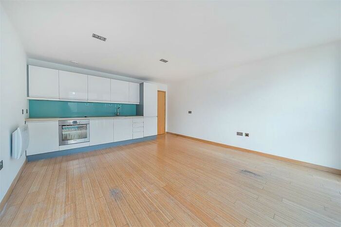 2 Bedroom Flat To Rent In Richmond Road, Kingston Upon Thames, KT2