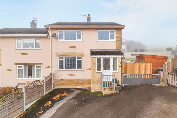 3 Bedroom Semi Detached House For Sale In Yew Tree Close, Bradley, North Yorkshire, BD20