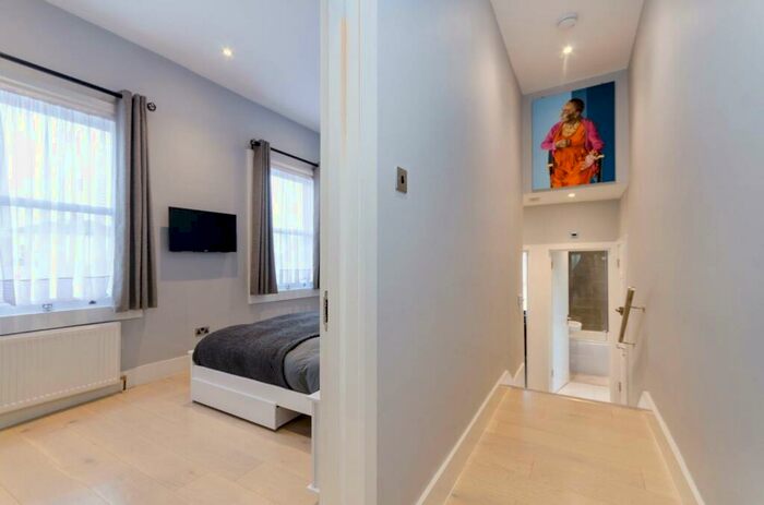 1 Bedroom Flat For Sale In Canning Road, East Croydon, Croydon, CR0