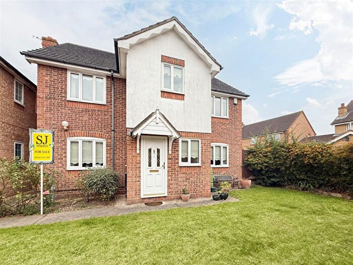 5 Bedroom Detached House For Sale In Kings Croft, Southminster, CM0