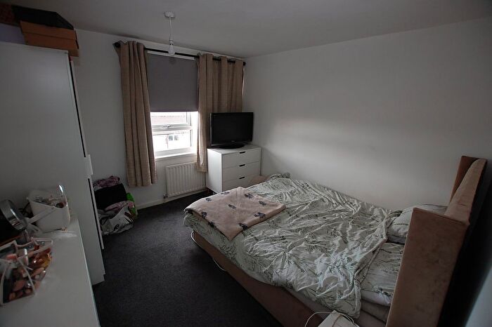 3 Bedroom End Of Terrace House For Sale In Eskdale Terrace, Stalybridge, Greater Manchester, SK15